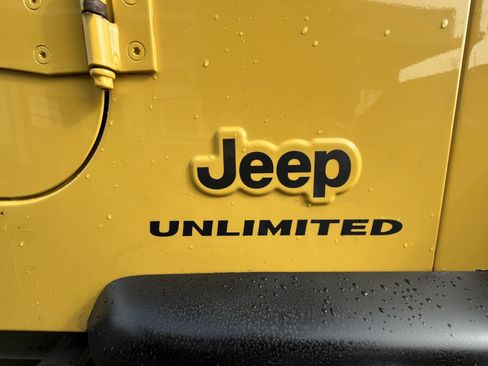 Used 2004 Jeep Wrangler Unlimited image 12