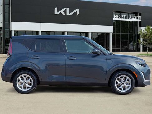 Certified 2025 Kia Soul LX w/ LX Technology Package image 7