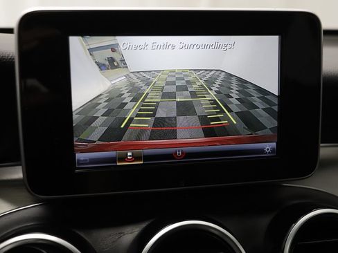 Used 2019 Mercedes-Benz GLC 300 4MATIC image 10