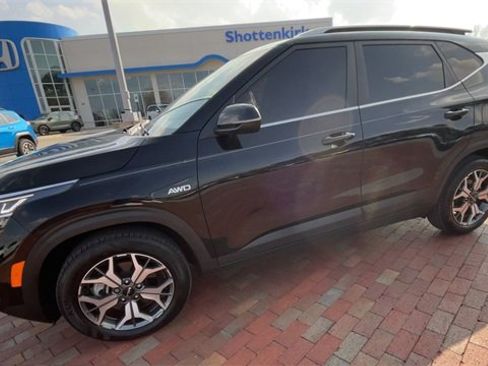 Used 2023 Kia Seltos EX image 6