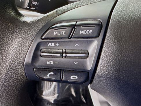 Used 2020 Hyundai Elantra SE image 14