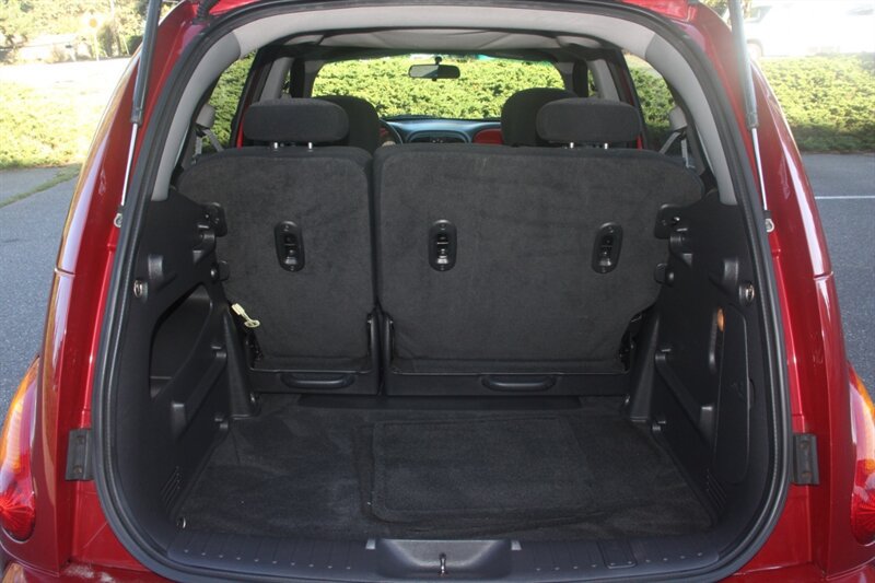 Used 2005 Chrysler PT Cruiser FWD image 16