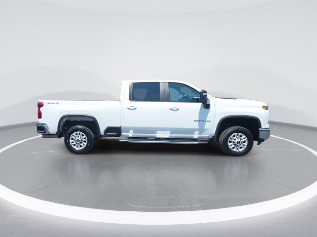 Used 2025 Chevrolet Silverado 2500 LT w/ Convenience Package AWD/4WD image 9