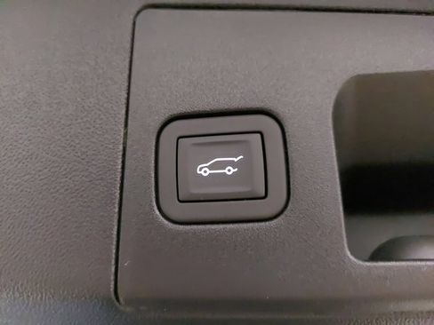 Used 2025 Cadillac XT5 Sportv w/ Technology Package image 13