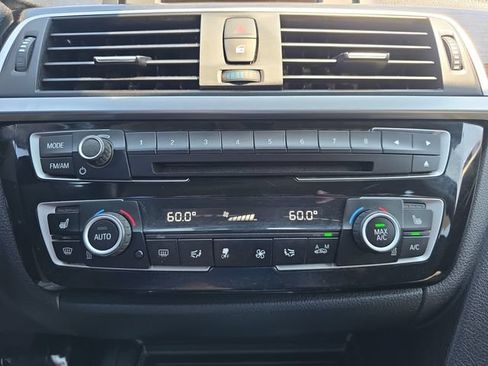 Used 2017 BMW 320i Sedan RWD image 25