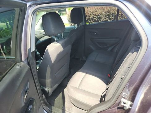 Used 2018 Chevrolet Trax LT FWD image 5
