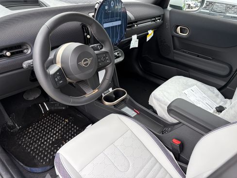 New 2026 MINI Cooper 4-Door Hardtop FWD image 9