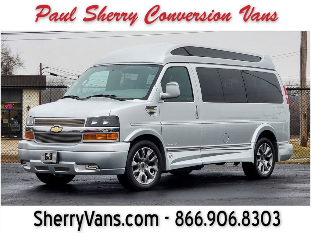 Used 2023 Chevrolet Express 2500 RWD image 1