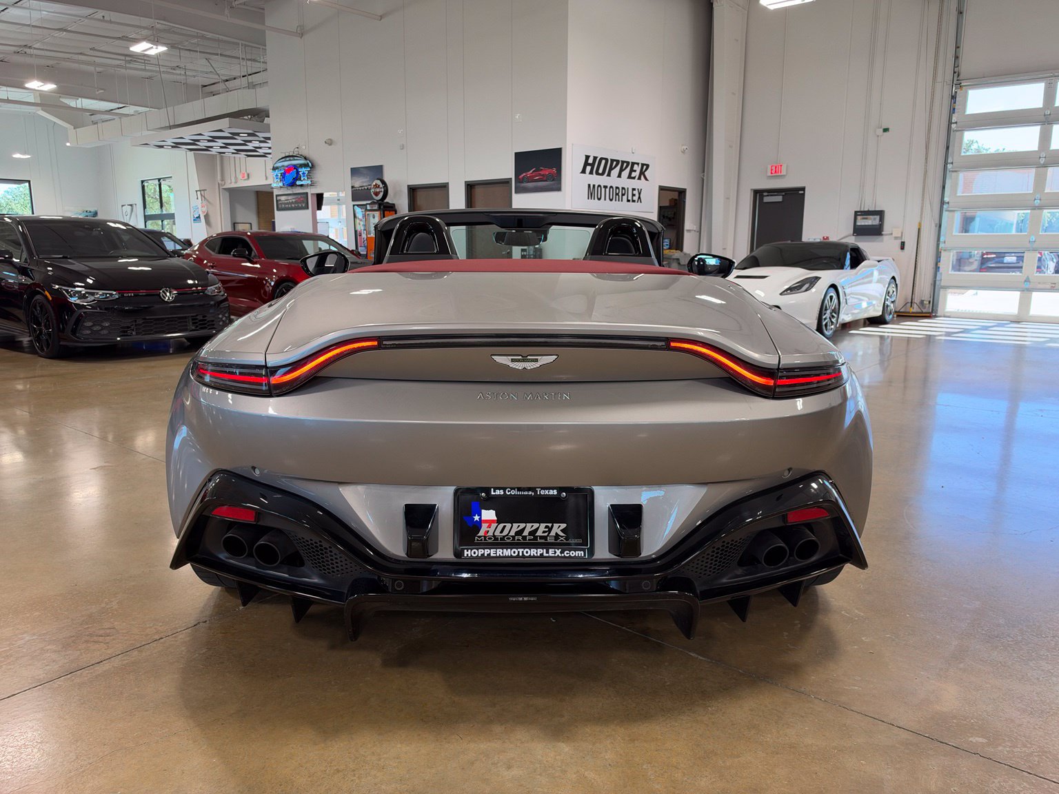 Used 2021 Aston Martin V8 Vantage Roadster RWD image 11