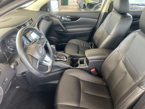 Certified 2022 Nissan Rogue Sport SL w/ Premium Package AWD/4WD image 4