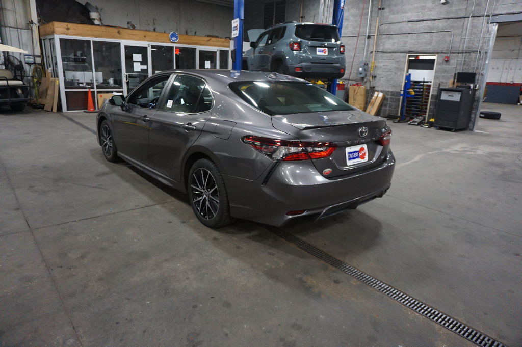 Used 2024 Toyota Camry SE FWD image 21