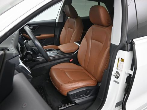 Used 2023 Audi Q8 Premium Plus image 12