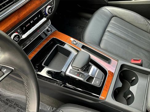 Used 2023 Audi Q5 2.0T Premium w/ Convenience Package image 18