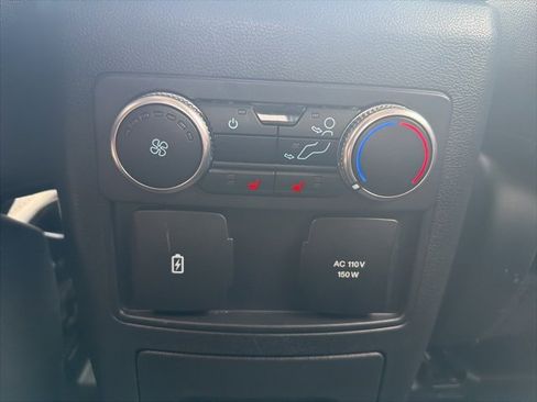 Used 2023 Ford Explorer Limited w/ Limited Technology Package image 12