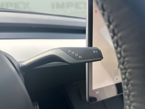 Used 2022 Tesla Model Y Performance image 17