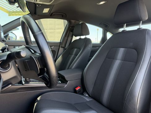 Used 2025 Honda Civic Sport image 31