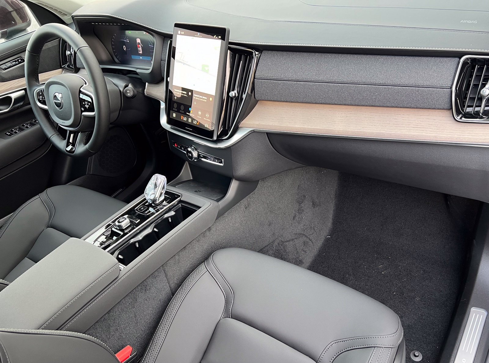 New 2026 Volvo XC90 T8 Plus w/ Protection Package AWD/4WD image 19