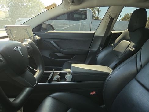 Used 2018 Tesla Model 3 Mid Range RWD image 7