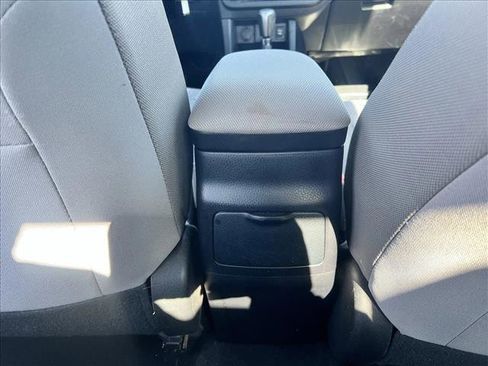 Used 2015 Toyota Corolla LE image 18