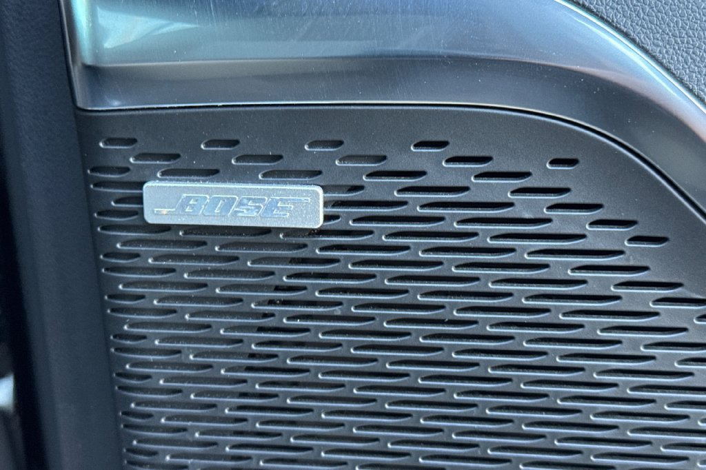 Used 2025 GMC Acadia Elevation FWD image 4