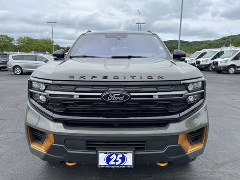Used 2025 Ford Expedition Tremor AWD/4WD image 8
