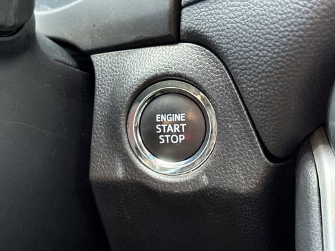 Used 2025 Toyota RAV4 XLE AWD/4WD image 16