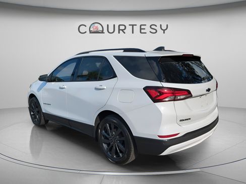 Used 2022 Chevrolet Equinox RS w/ RS Leather Package FWD image 5