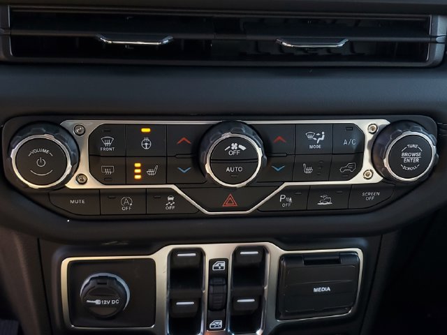 New 2026 Jeep Wrangler Unlimited Sahara AWD/4WD image 26