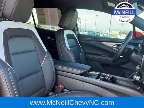 Used 2024 Chevrolet Blazer EV LT image 12