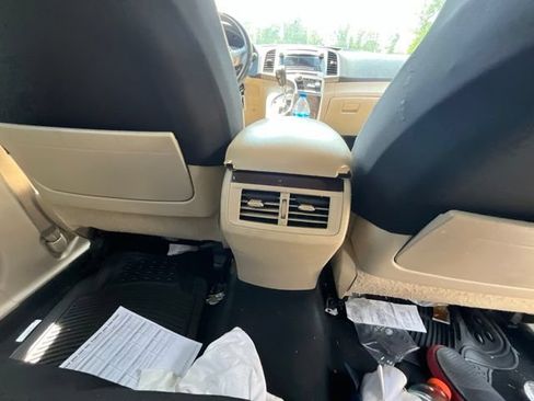 Used 2010 Toyota Venza FWD image 37