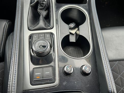 Used 2017 Nissan Maxima SR image 22