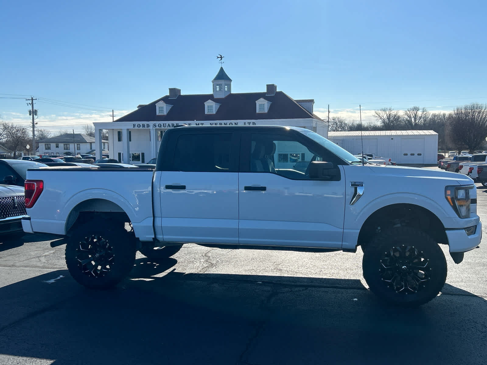 Used 2023 Ford F150 XLT AWD/4WD image 4