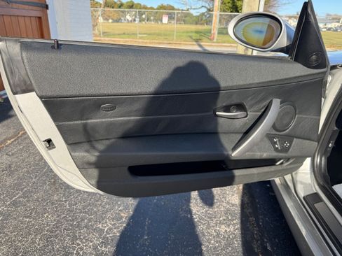 Used 2006 BMW Z4 3.0i image 6