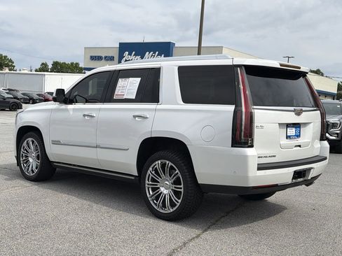 Used 2020 Cadillac Escalade Premium Luxury AWD/4WD image 22