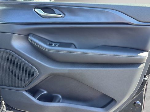 New 2026 Jeep Grand Cherokee Laredo image 10