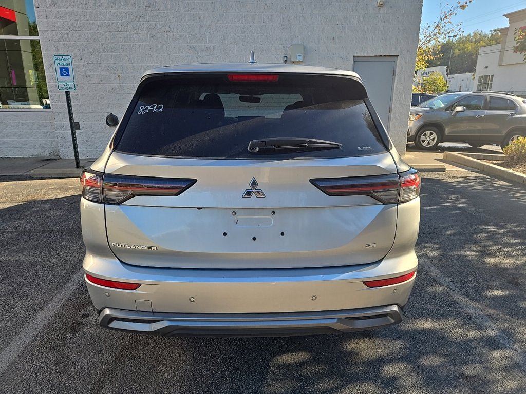 Used 2025 Mitsubishi Outlander SE AWD/4WD image 6