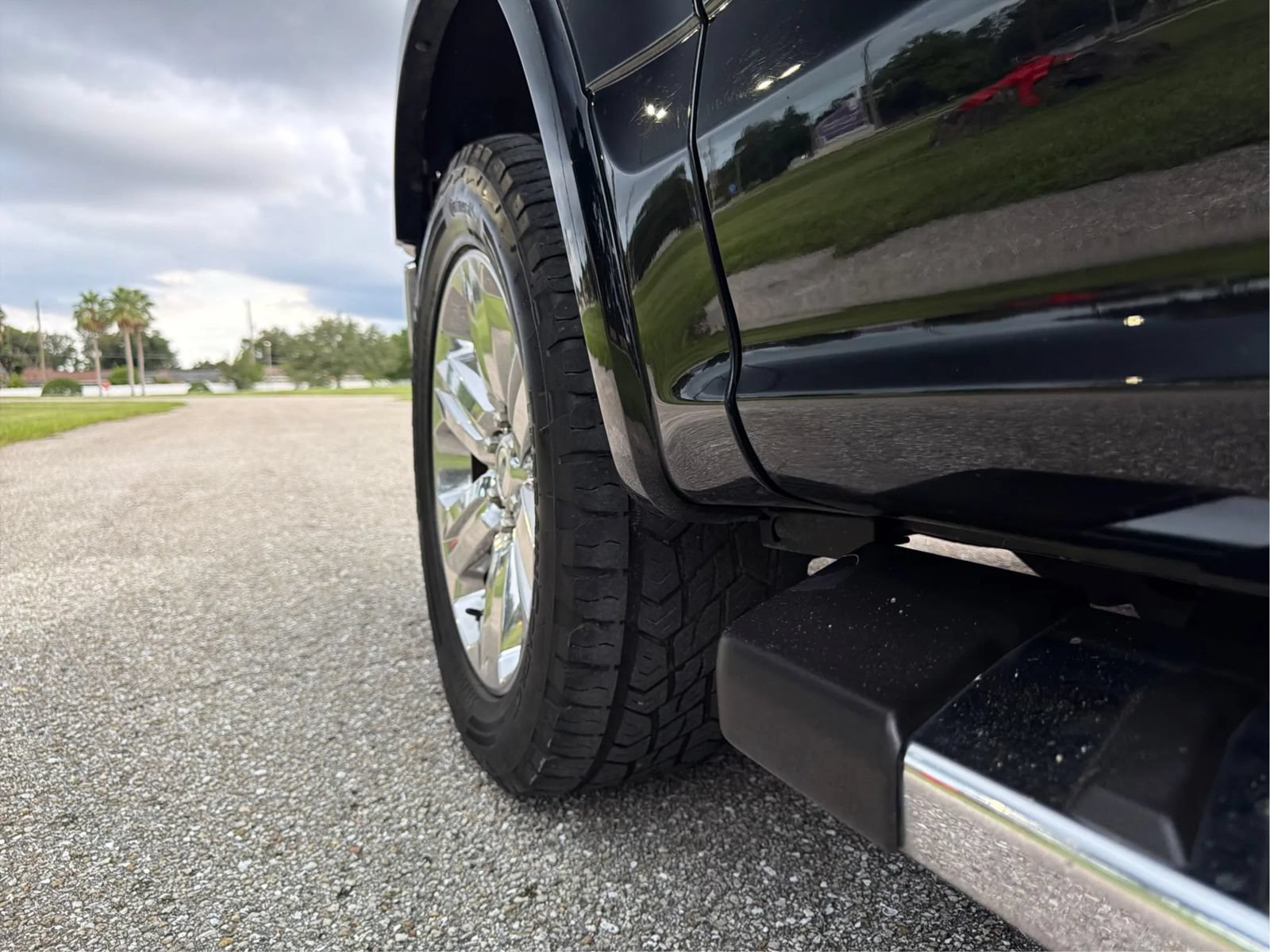 Used 2018 Ford F150 Lariat w/ Equipment Group 502A Luxury AWD/4WD image 24