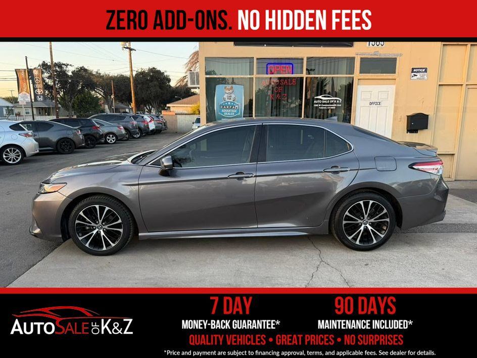 Used 2020 Toyota Camry SE FWD image 7