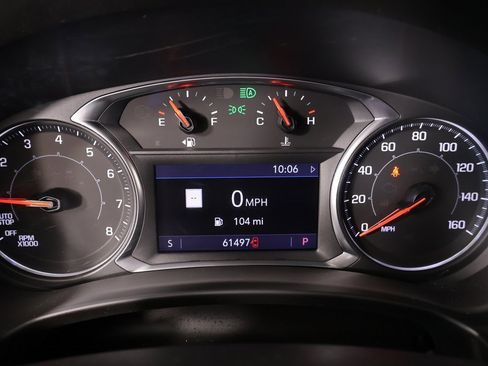 Used 2022 GMC Terrain SLE w/ Driver Convenience Package image 4