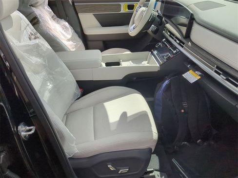 Used 2024 Hyundai Santa Fe Limited image 27