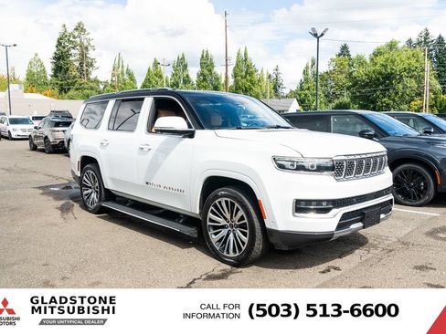 Used 2022 Jeep Grand Wagoneer Series III w/ Rear Seat Video Group 1 AWD/4WD image 31