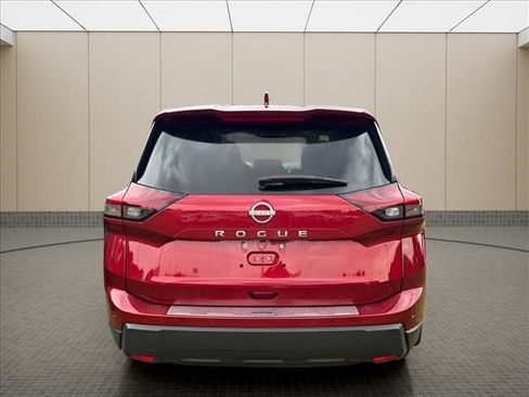Used 2025 Nissan Rogue SV FWD image 17