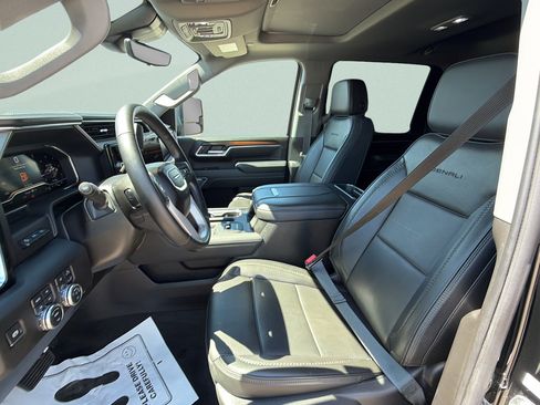 Used 2025 GMC Sierra 2500 Denali w/ Denali Reserve Package AWD/4WD image 18