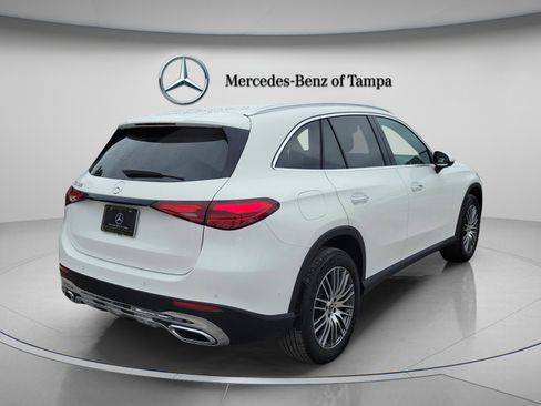 Used 2025 Mercedes-Benz GLC 300 image 3