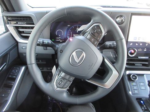 Used 2026 Lexus GX 550 image 36