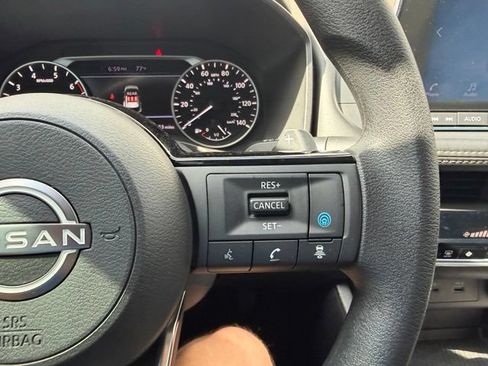 Used 2023 Nissan Rogue SV AWD/4WD image 21