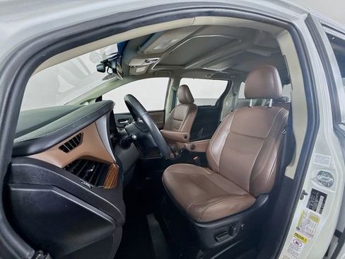 Used 2017 Toyota Sienna Limited Premium w/ Advanced Technology Package image 5