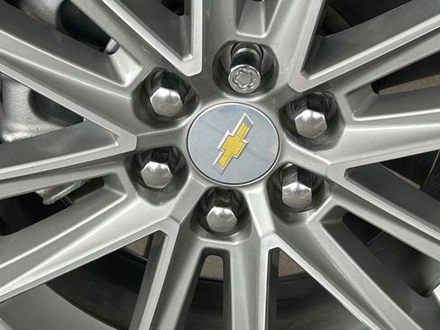 Used 2023 Chevrolet Traverse LT image 20