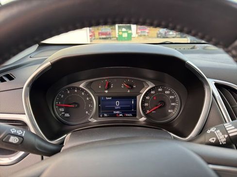 Used 2020 Chevrolet Equinox LT w/ Driver Convenience Package image 13