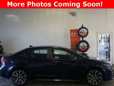 Used 2022 Toyota Corolla SE w/ SE Premium Package image 2